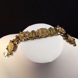 Vintage Chunky Book Bracelet with Pearls in Gold